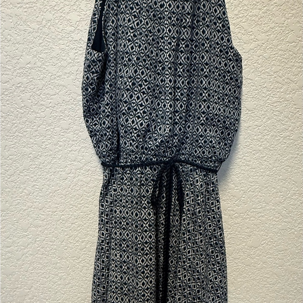 Takara Navy and White Patterned Garment
